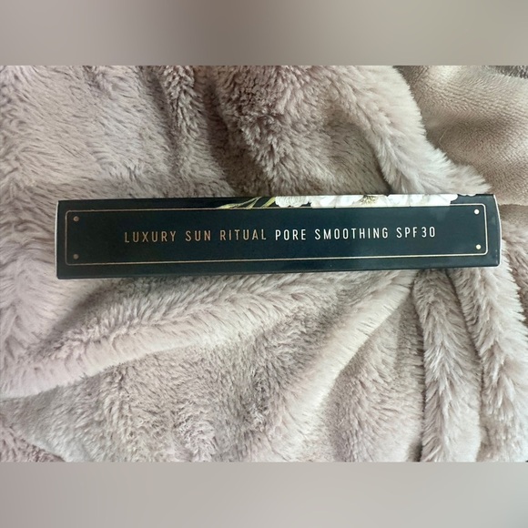 SAINT JANE BEAUTY LUXURY SUN RITUAL - PORE SMOOTHING SPF 30 SUNSCREEN - Picture 12 of 13